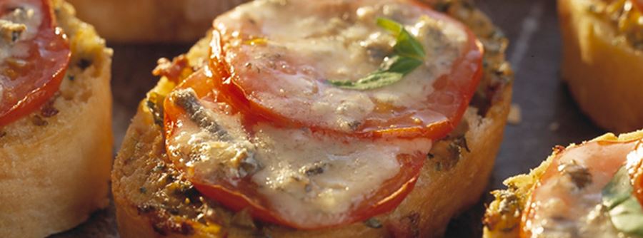 recipe image Tomato & Gorgonzola Crostini