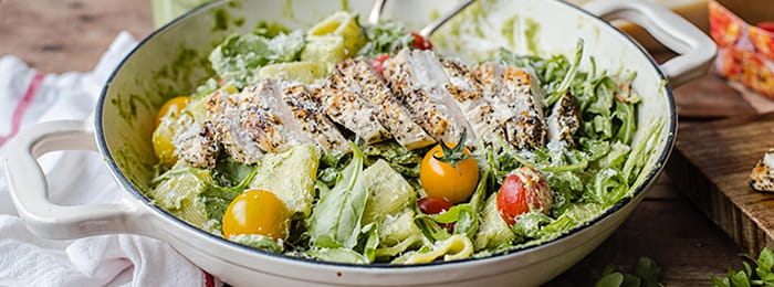 Pesto Pasta with Grilled Chicken, Cherry Tomatoes and Rocket | Bertolli