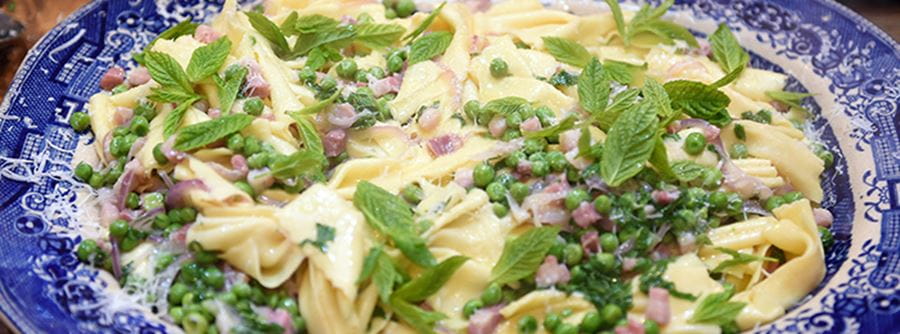 recipe image Easy Pancetta Pasta with Peas Recipe